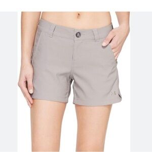 Under Armour Women's Size 4 fitted  Shorts Khaki heat gear 58
